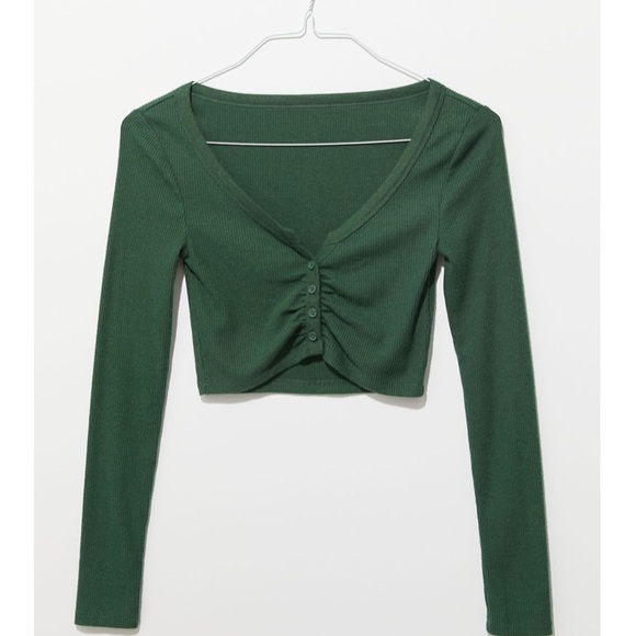 Urban Outfitters Tops - Urban Outfitters long sleeve crop. Size M